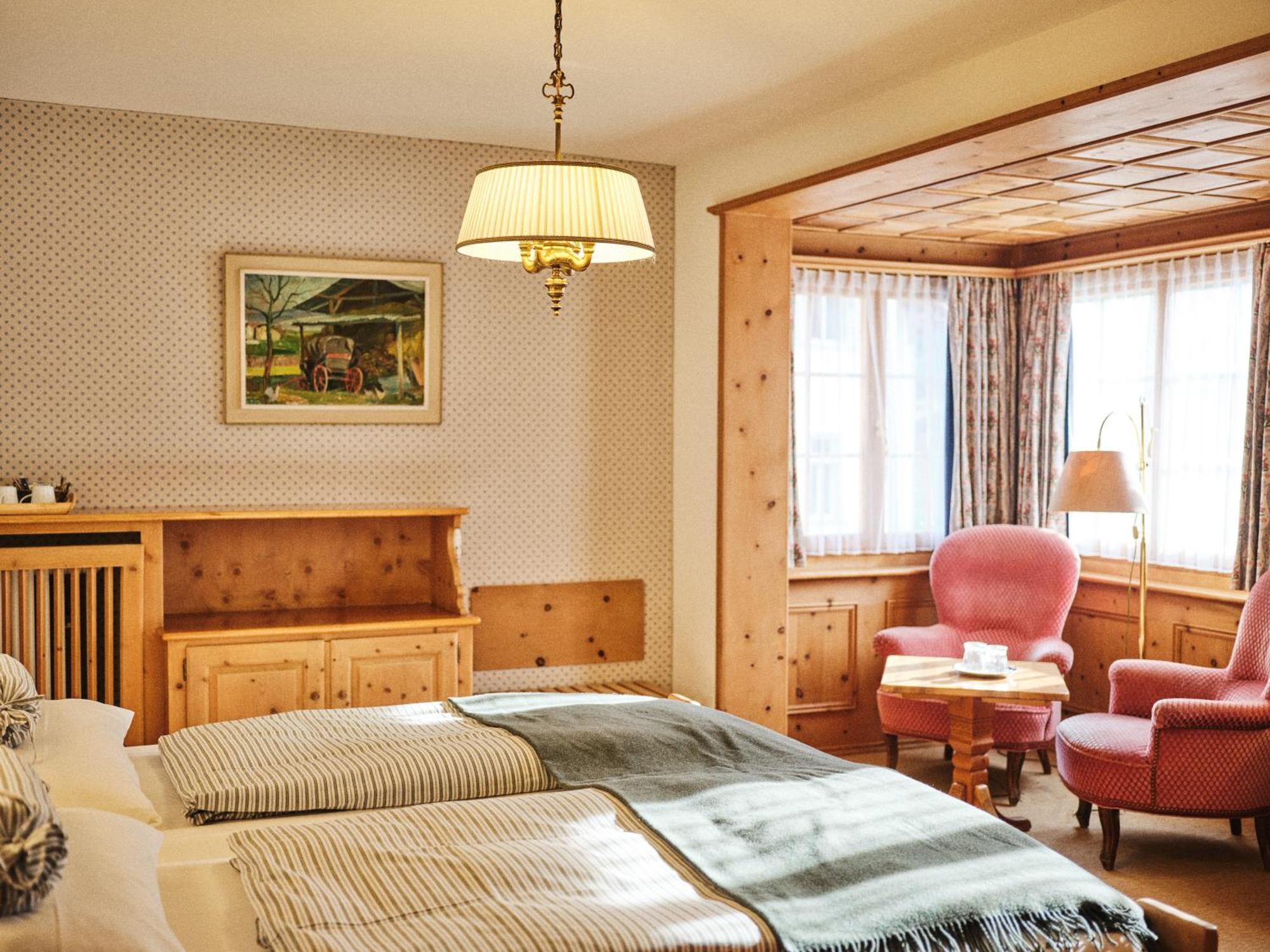 Hotel Chesa Grischuna 4*